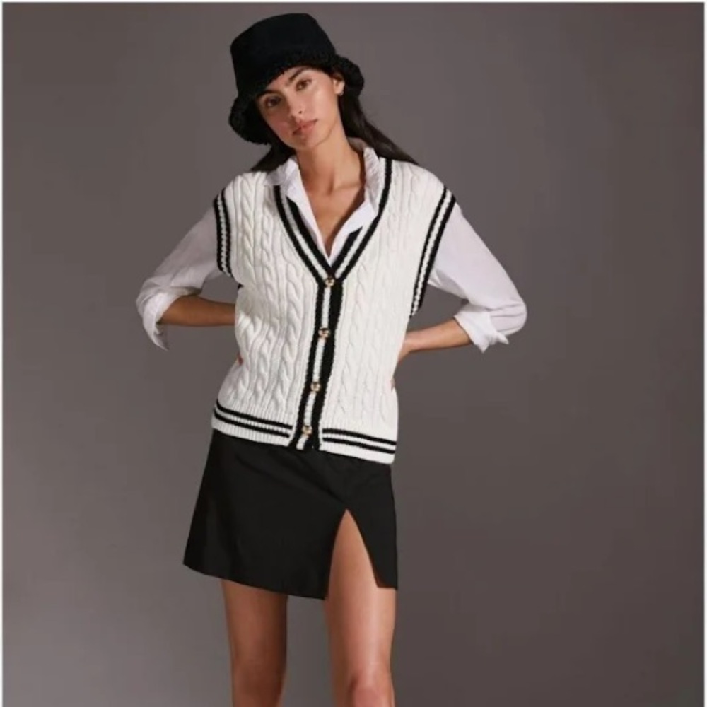 Maeve Button down Cable Knit Sweater Vest 🖤